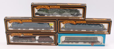 Lot 567 - Four Mainline and one Airfix locos: all (E)...