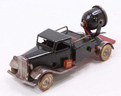 Lot 1958 - A Triang Minic pre-war battery operated...