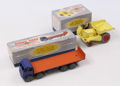 Lot 1417 - A Dinky Toys boxed commercial vehicle group,...