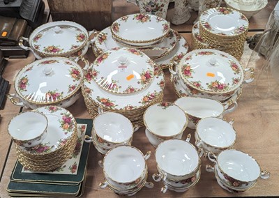 Lot 112 - A collection of Royal Albert Old Country Roses...