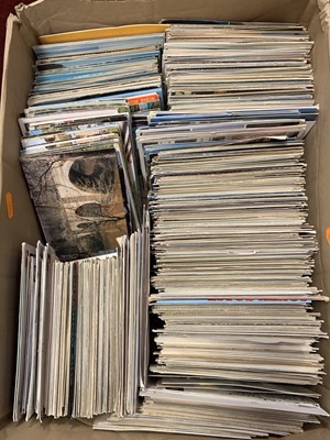 Lot 185 - A collection of mainly 20th century postcards,...