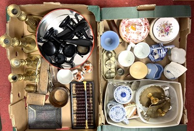 Lot 190 - A collection of miscellaneous items, to...