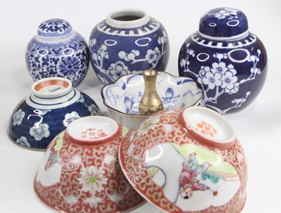 Lot 250 - A collection of Chinese ceramics, to include...