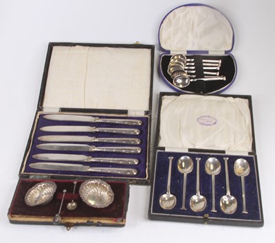 Lot 304 - A collection of silver, to include a cased set...