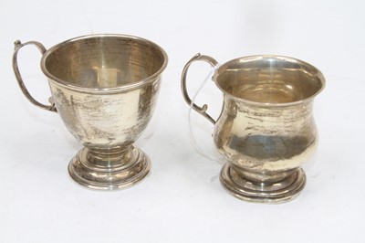 Lot 311 - A George V silver miniature tankard,...