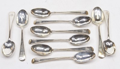 Lot 358 - A set of ten George V silver teaspoons, each...