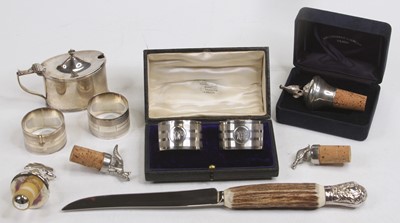 Lot 368 - Mixed silver items to include a George V...