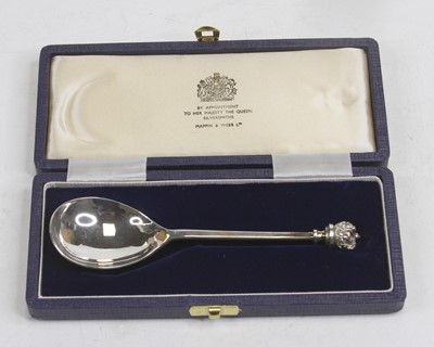 Lot 369 - An Elizabeth II Mappin & Webb silver Queen's...