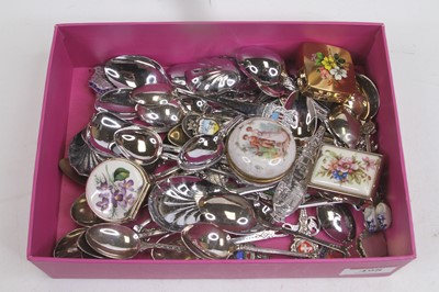 Lot 498 - A collection of mixed souvenir spoons, trinket...