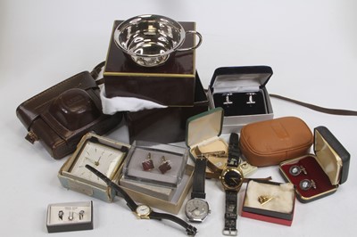 Lot 499 - A collection of miscellaneous items, to...