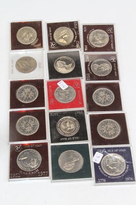 Lot 513 - A collection of Elizabeth II crowns