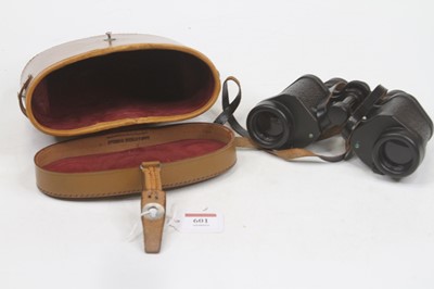 Lot 601 - A pair of vintage Barr & Stroud binoculars, cased