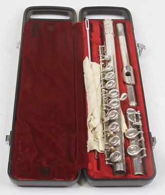 Lot 603 - A Yamaha student's flute, cased