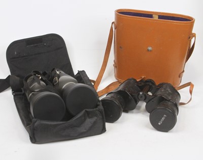 Lot 612 - A pair of vintage Binaview binoculars, cased;...