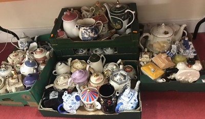 Lot 641 - Five boxes of teapots