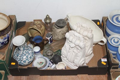 Lot 738 - Miscellaneous items to include Wedgwood...