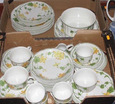 Lot 768 - A Villeroy & Boch Geranium part tea and dinner...