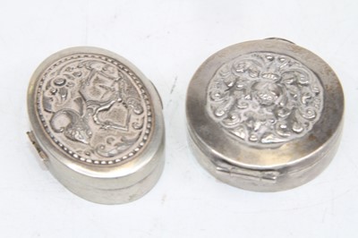 Lot 315 - An Indian white metal snuff box, of oval shape,...