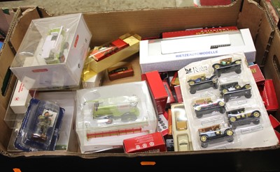 Lot 1519 - A tray of modern issue diecast models, to...