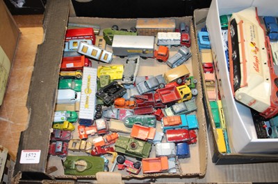 Lot 1572 - A tray of various scale loose playworn diecast...