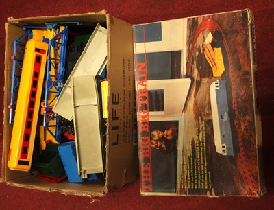 Lot 1555 - A boxed Triang Big Big Train set, together...