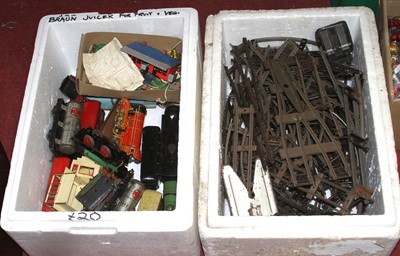 Lot 1604 - A large quantity of 0 gauge related clockwork...