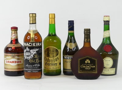 Lot 1434 - Drambuie Prince Charles Edward's Liqueur 100cl,...