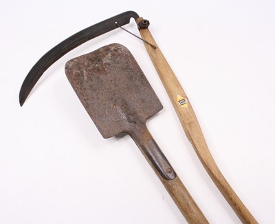 Lot 3428 - An early 20th century garden spade, the socket...