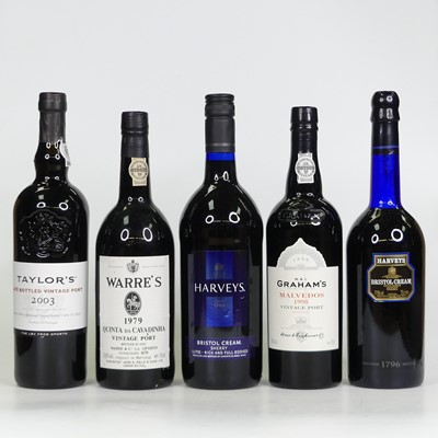 Lot 1340 - Warre's Quinta da Cavadinha vintage port, 1979,...