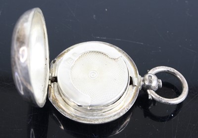 Lot 3293 - An Edwardian silver sovereign case of plain...