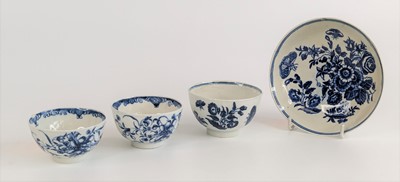 Lot 2078 - A Worcester blue and white porcelain tea bowl...