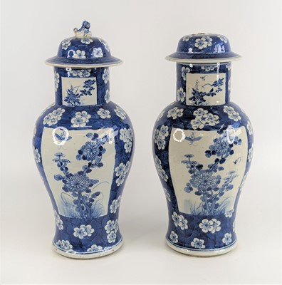 Lot 2379 - A pair of Chinese export blue and white...