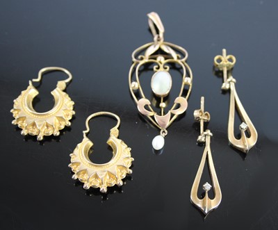 Lot 2555 - An Art Nouveau 9ct gold and cultured pearl set...