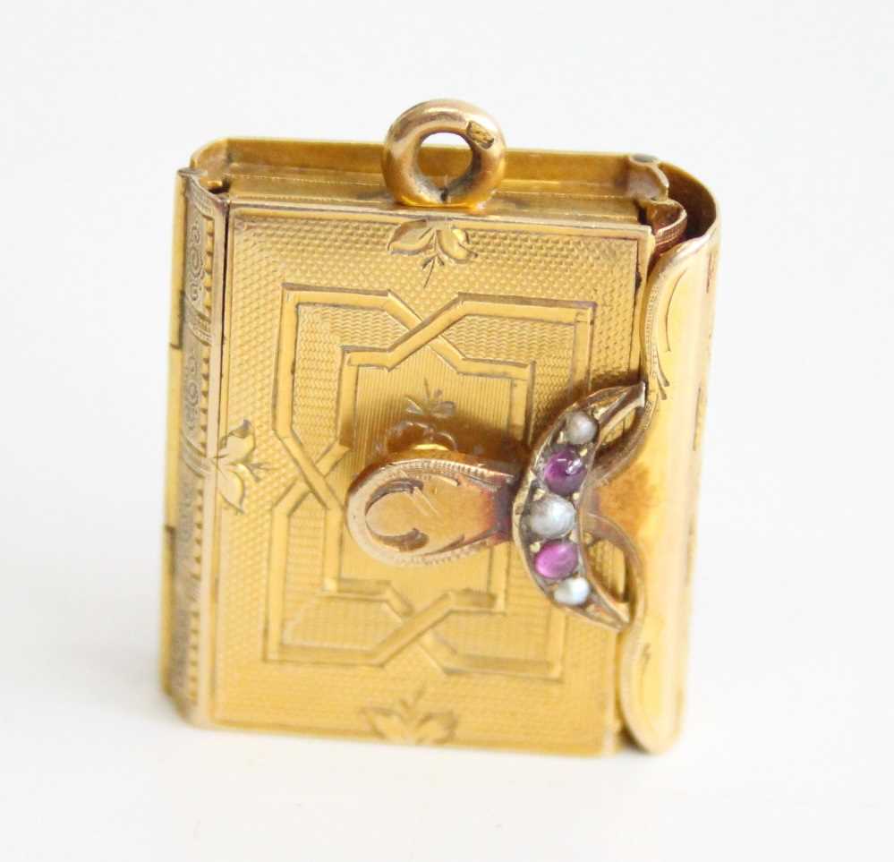 Lot 2863 - A late 19th century pendant locket in the form...