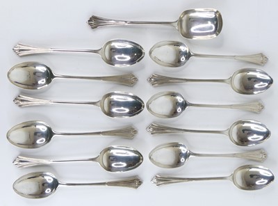 Lot 2164 - A set of twelve Victorian silver teaspoons in...