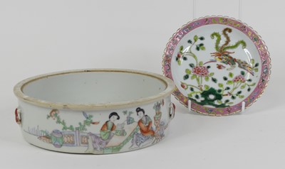 Lot 40 - A Chinese republic period porcelain dish,...
