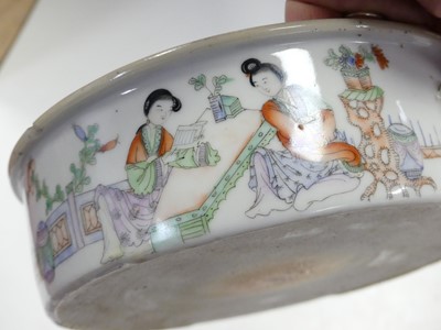 Lot 40 - A Chinese republic period porcelain dish,...
