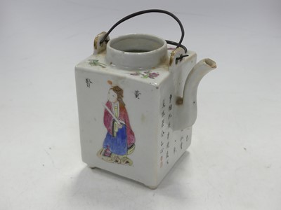 Lot 76 - A box of miscellaneous china to include a...