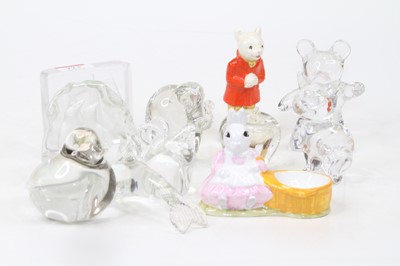 Lot 223 - A collection of crystal and pottery animal...