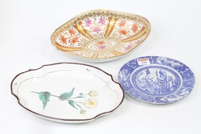 Lot 228 - A 19th century pearlware oval dish, decorated...