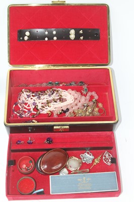 Lot 294 - A collection of costume jewellery to include...