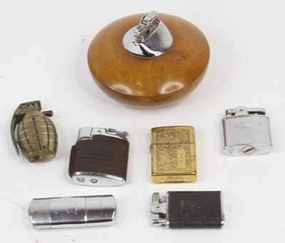 Lot 464 - A collection of vintage pocket and table lighters