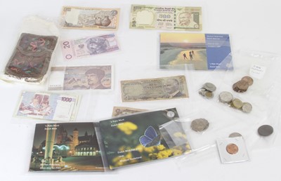 Lot 478 - A collection of mixed coins and banknotes, to...