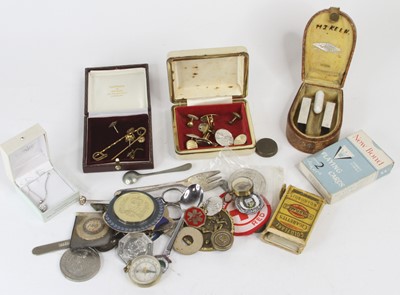 Lot 481 - A collection of costume jewellery, jewellery...