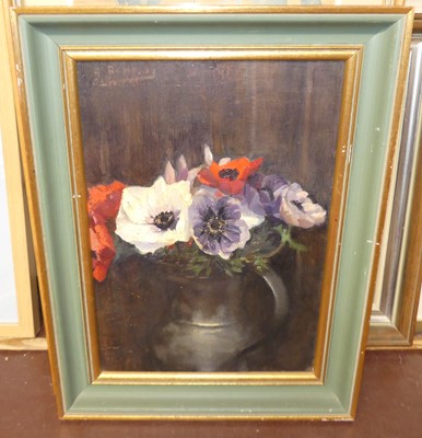 Lot 1065 - 20th century school - Still life with flowers...