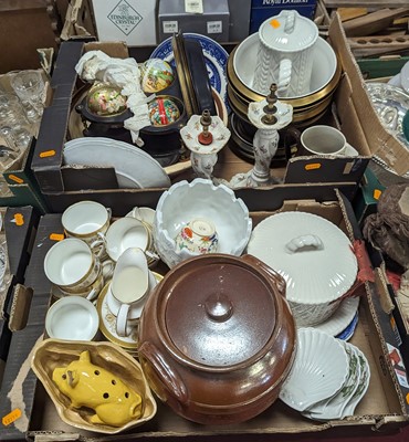 Lot 586 - Two boxes of mixed ceramics, to include a...