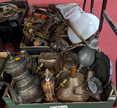 Lot 600 - Two boxes of mixed metalware, to include an...