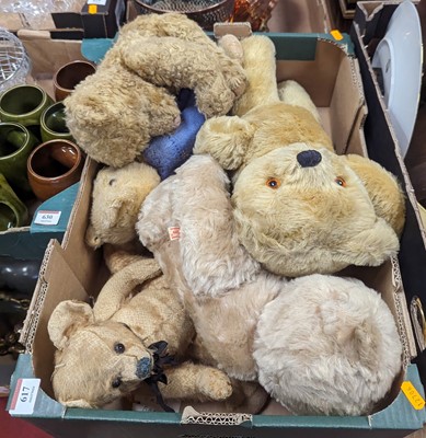 Lot 617 - A collection of vintage teddy-bears, to...