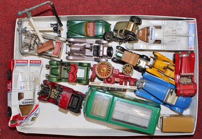 Lot 704 - A small quantity of loose and playworn diecast...