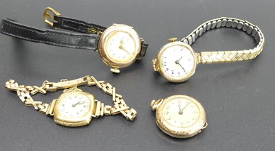 Lot 306 - A lady's vintage 18ct gold cased manual wind...